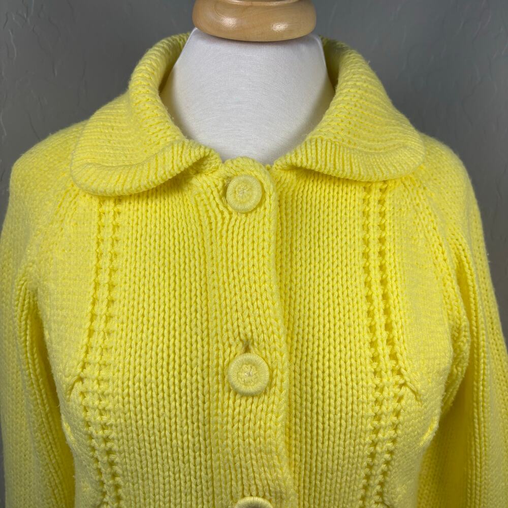 Vintage 70s Hand Knit Cardigan Sweater Lemon Yellow Cable Knit Collar Pockets M - Picture 4 of 12